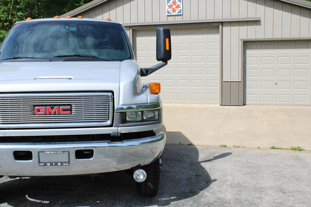 2005 GMC TopKick - Image 12 of 31