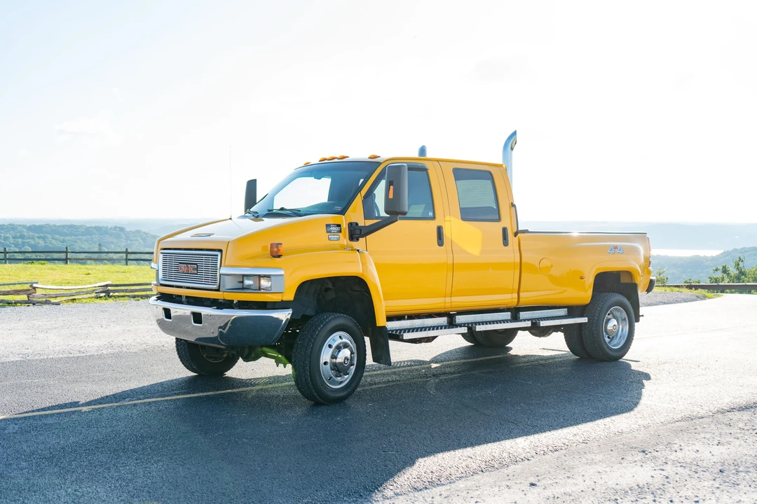 2005 GMC TopKick - Image 8 of 31