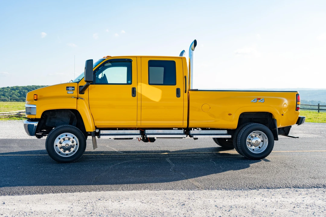 2005 GMC TopKick - Image 9 of 31