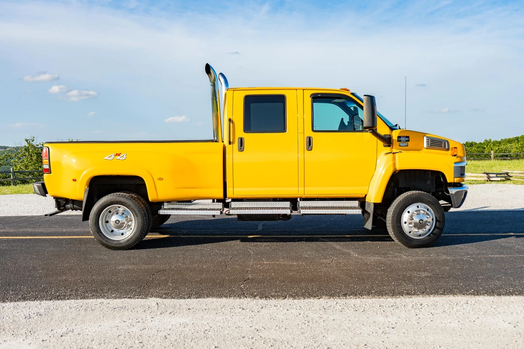 2005 GMC TopKick - Image 15 of 31