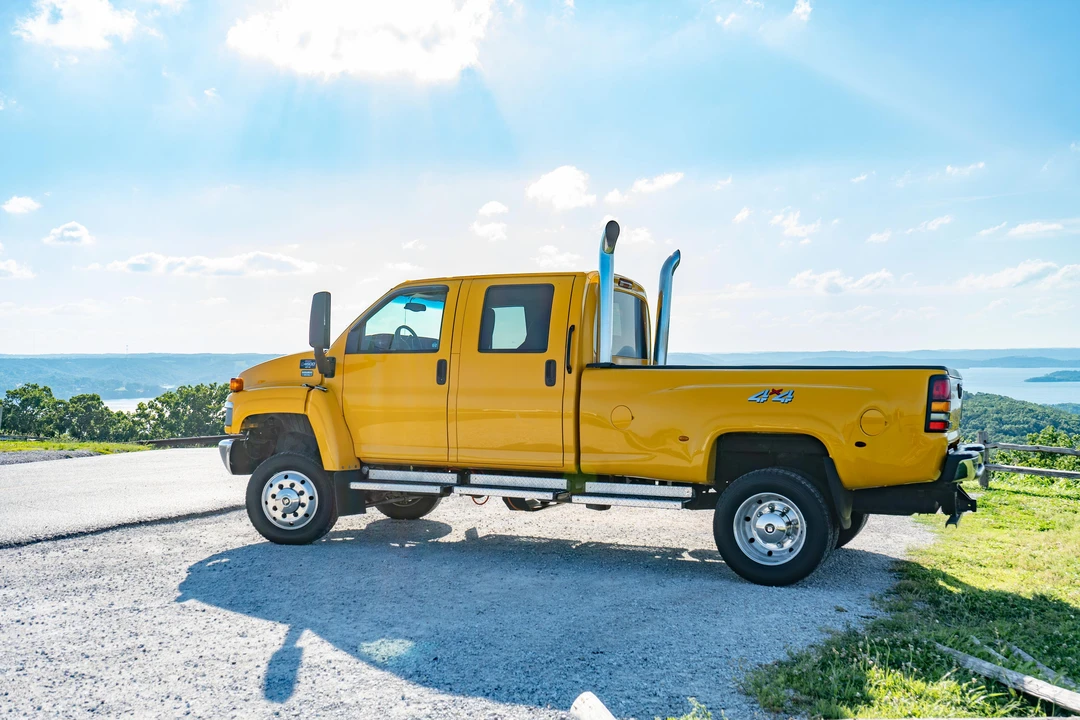 2005 GMC TopKick - Image 28 of 31