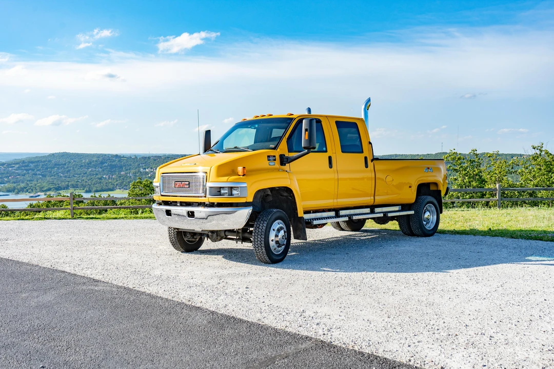 2005 GMC TopKick - Image 24 of 31