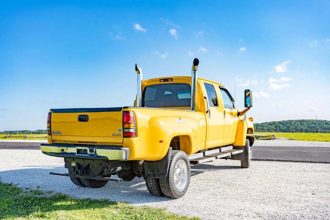 2005 GMC TopKick - Image 30 of 31