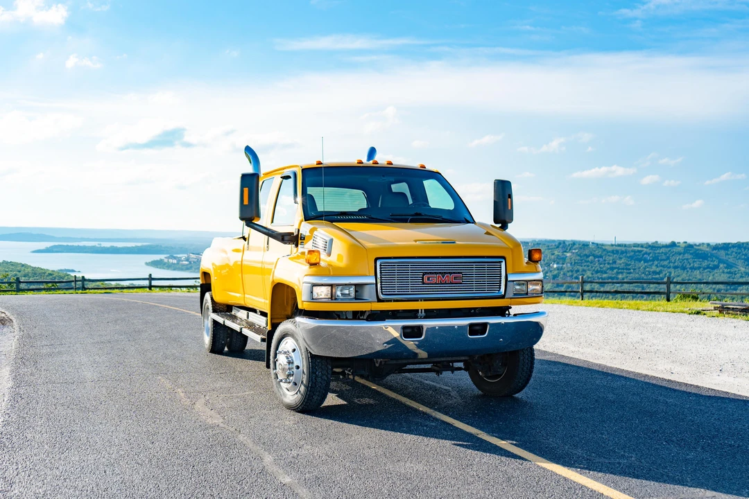 2005 GMC TopKick - Image 19 of 31