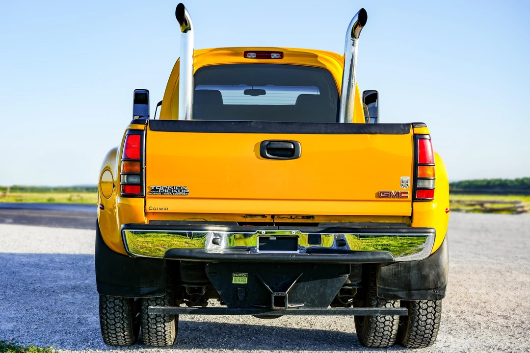 2005 GMC TopKick - Image 5 of 31