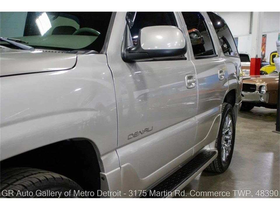 2005 GMC Yukon 2nd Gen - Image 21 of 31