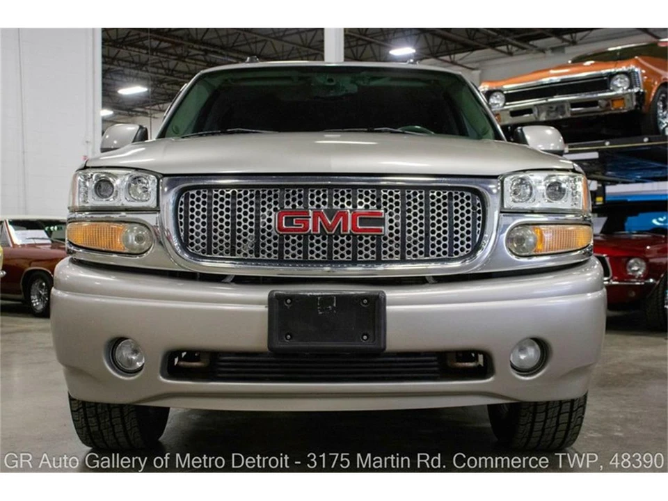 2005 GMC Yukon 2nd Gen - Image 12 of 31
