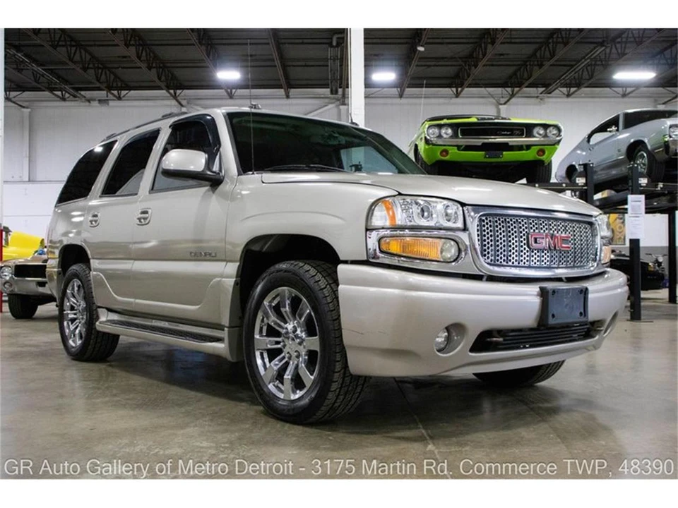 2005 GMC Yukon 2nd Gen - Image 10 of 31