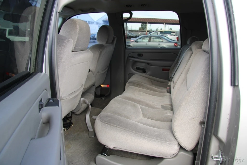 2005 GMC Yukon 2nd Gen - Image 18 of 21