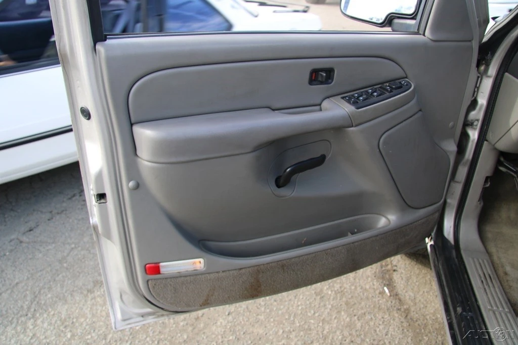 2005 GMC Yukon 2nd Gen - Image 11 of 21