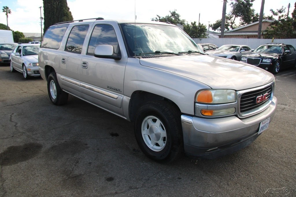 2005 GMC Yukon 2nd Gen - Image 2 of 21
