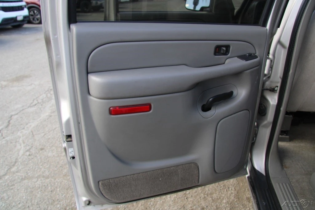2005 GMC Yukon 2nd Gen - Image 17 of 21