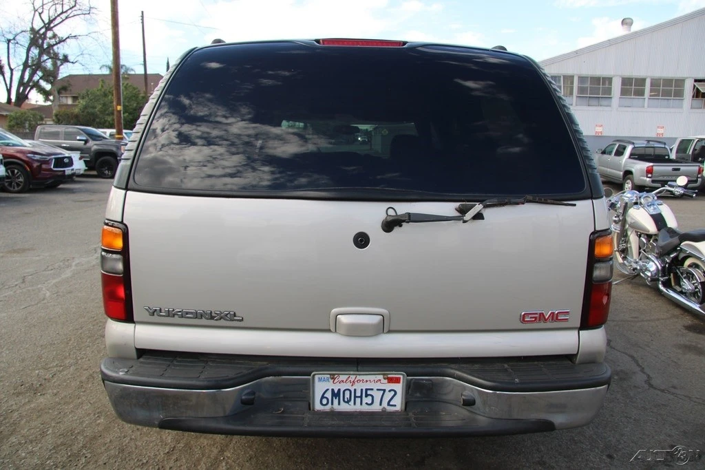 2005 GMC Yukon 2nd Gen - Image 5 of 21