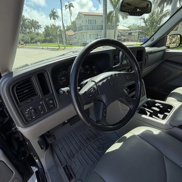 2005 GMC Yukon 2nd Gen - Image 23 of 31