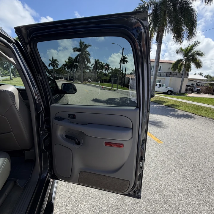 2005 GMC Yukon 2nd Gen - Image 15 of 31
