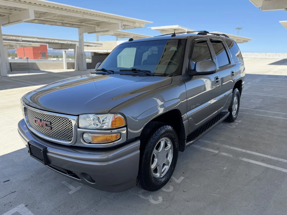 2005 GMC Yukon 2nd Gen - Image 10 of 31