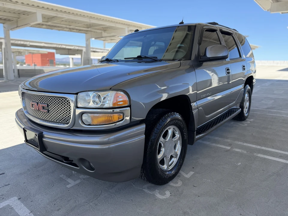 2005 GMC Yukon 2nd Gen - Image 18 of 31