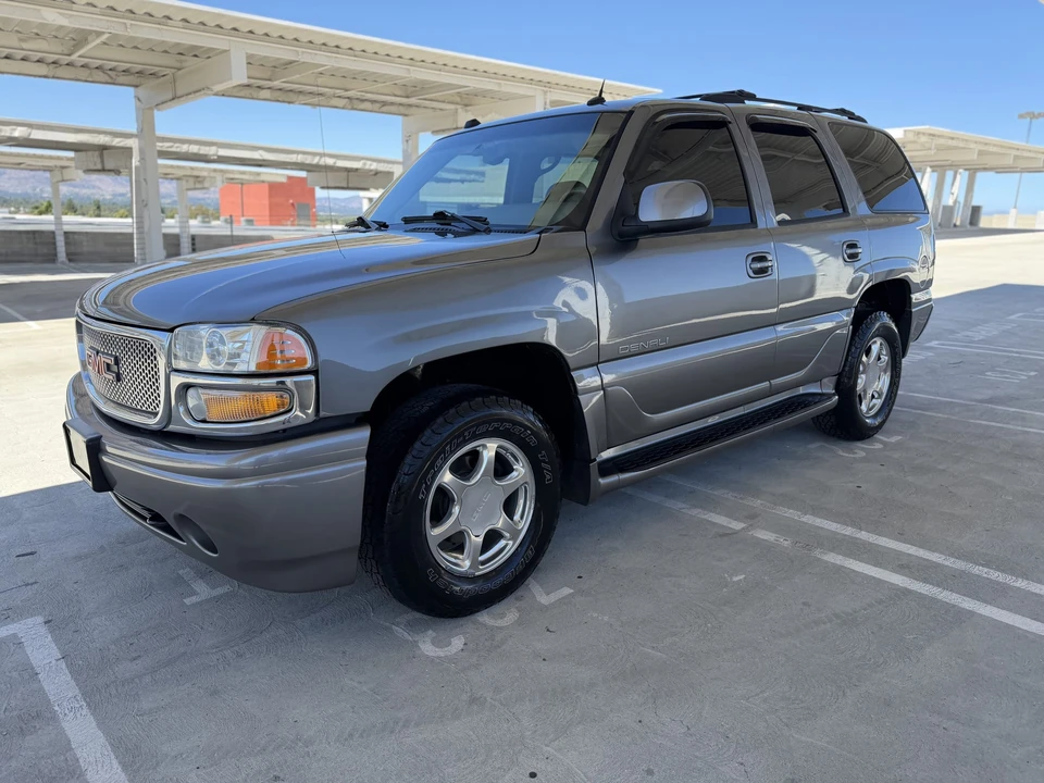 2005 GMC Yukon 2nd Gen - Image 9 of 31