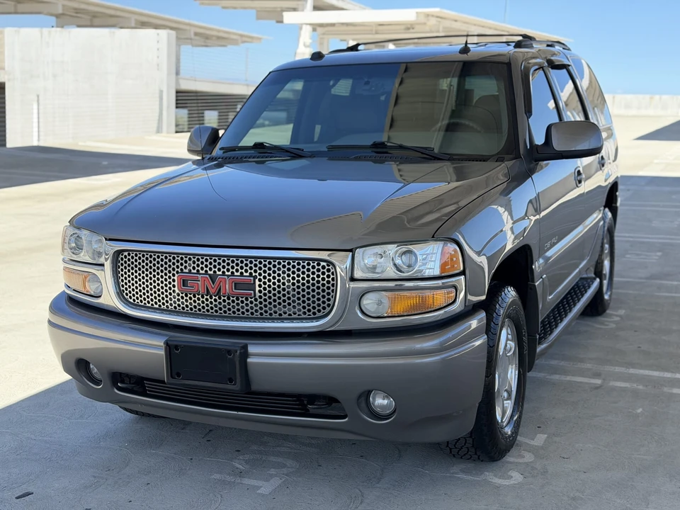 2005 GMC Yukon 2nd Gen - Image 19 of 31