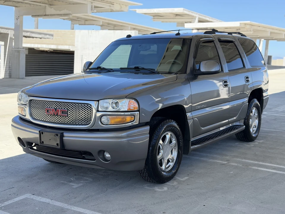 2005 GMC Yukon 2nd Gen - Image 11 of 31