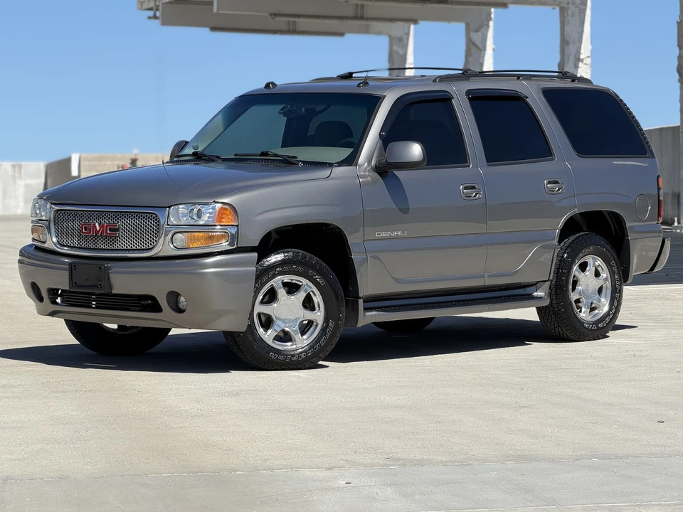 2005 GMC Yukon 2nd Gen - Image 2 of 31