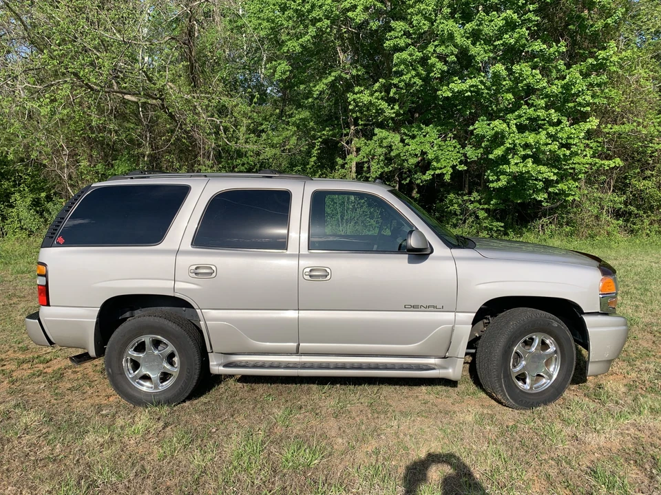 2005 GMC Yukon 2nd Gen - Image 9 of 31