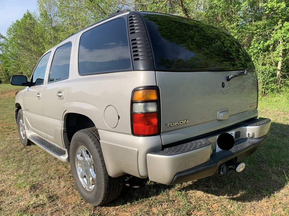 2005 GMC Yukon 2nd Gen - Image 5 of 31
