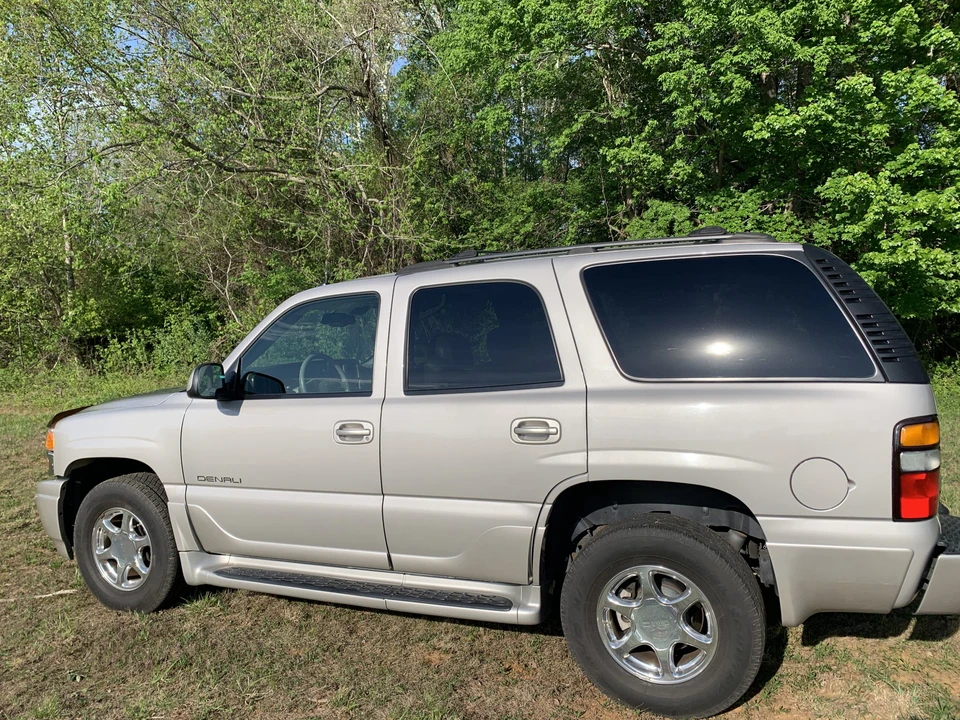 2005 GMC Yukon 2nd Gen - Image 4 of 31