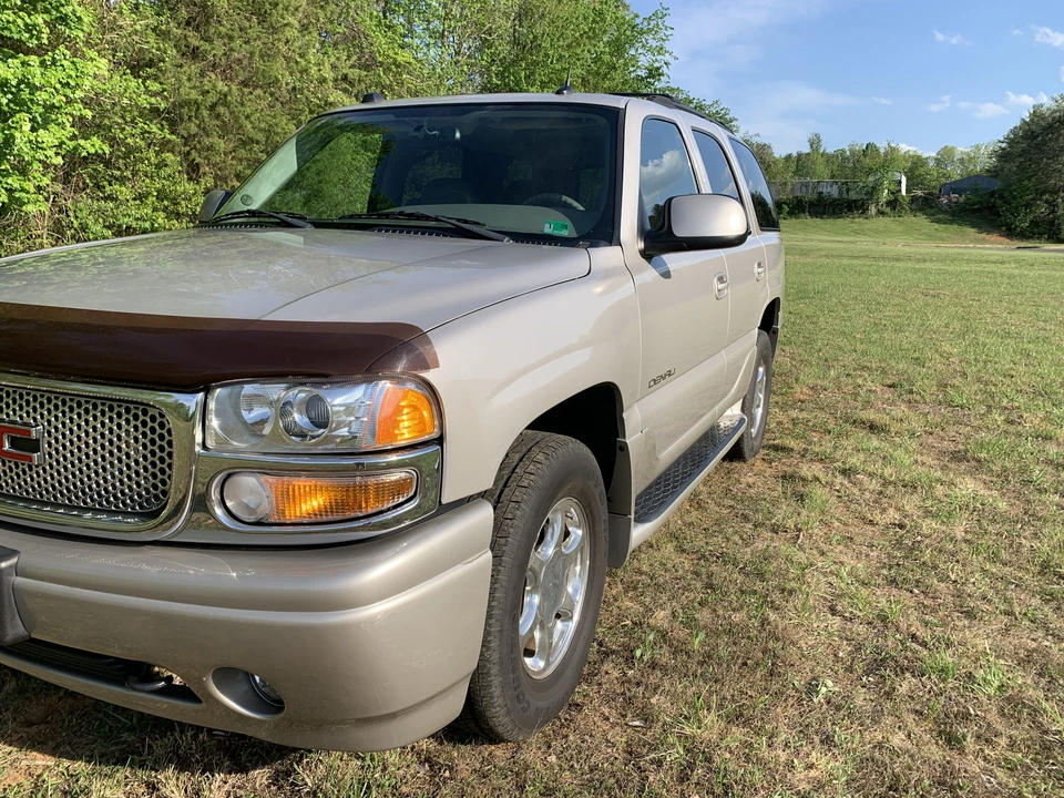 2005 GMC Yukon 2nd Gen - Image 12 of 31