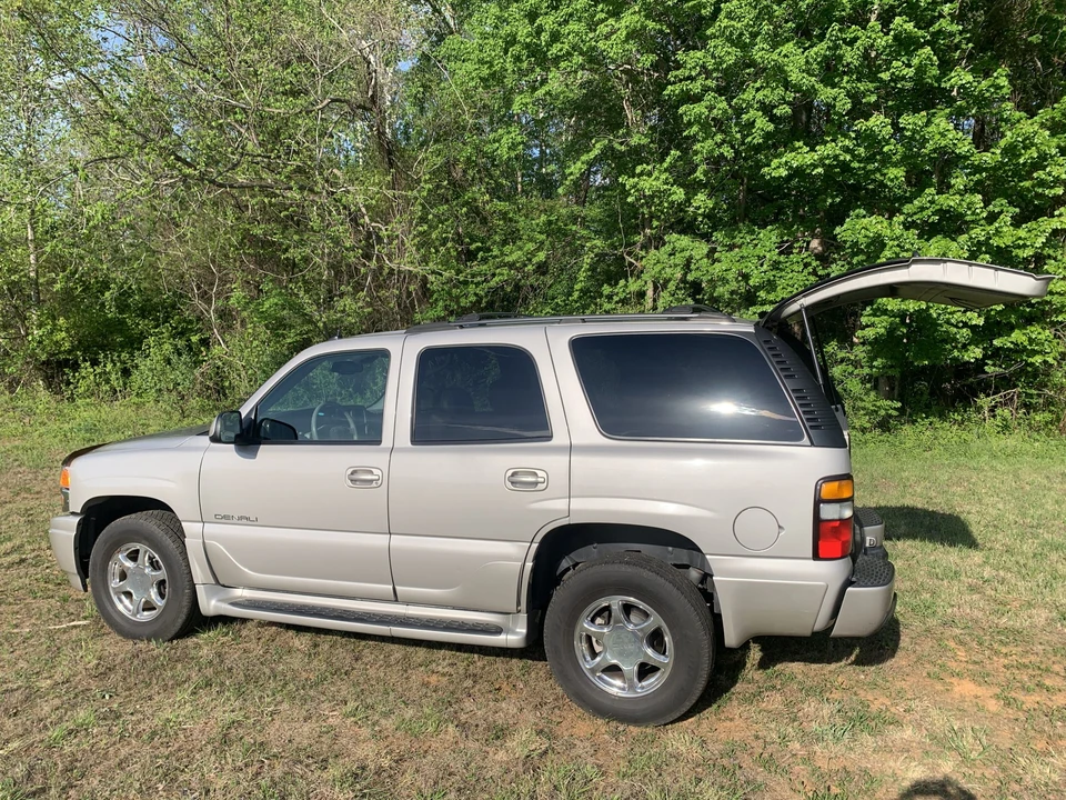 2005 GMC Yukon 2nd Gen - Image 14 of 31