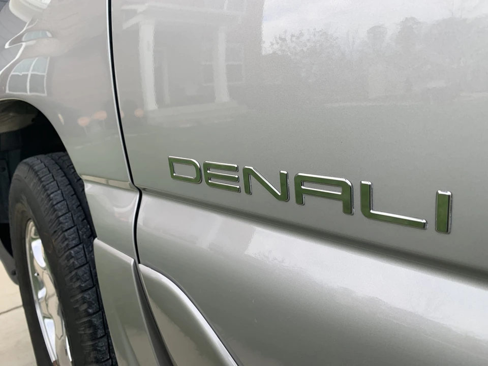 2005 GMC Yukon 2nd Gen - Image 21 of 31