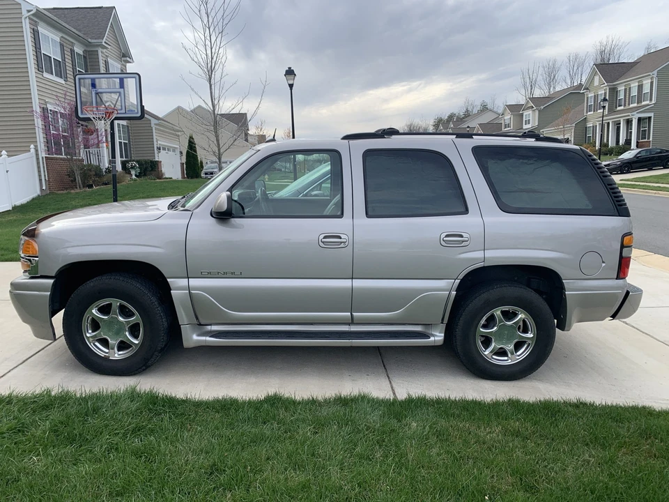 2005 GMC Yukon 2nd Gen - Image 3 of 31
