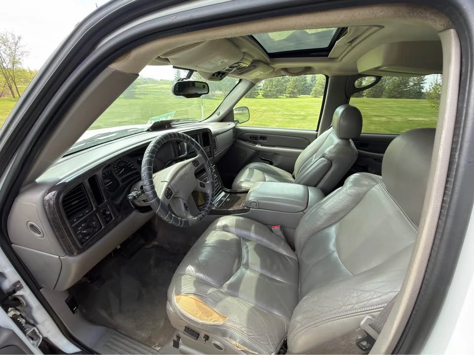 2005 GMC Yukon 2nd Gen - Image 2 of 6