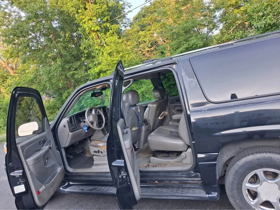 2005 GMC Yukon 2nd Gen - Image 3 of 5
