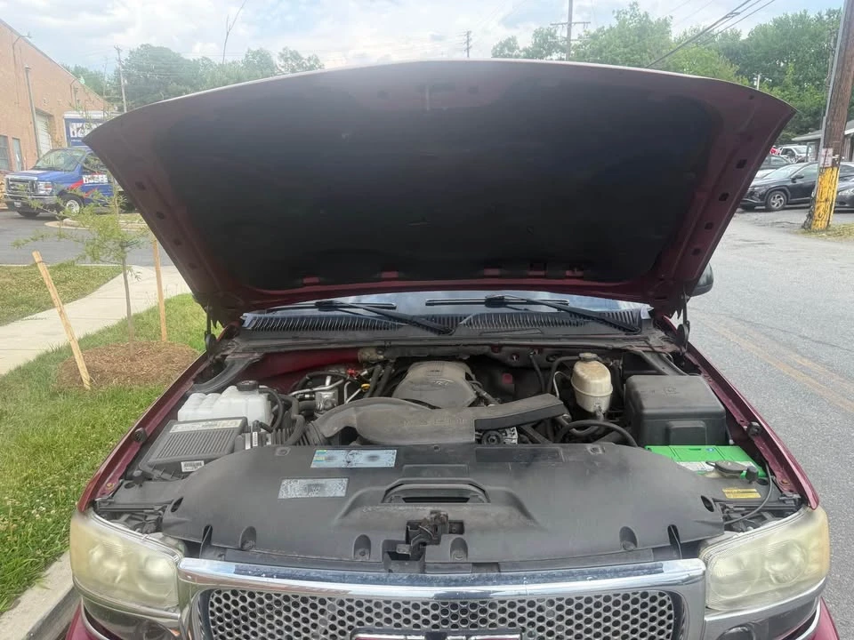 2005 GMC Yukon 2nd Gen - Image 11 of 13