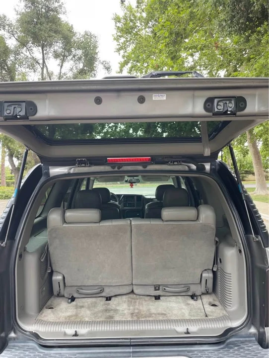2005 GMC Yukon 2nd Gen - Image 2 of 5