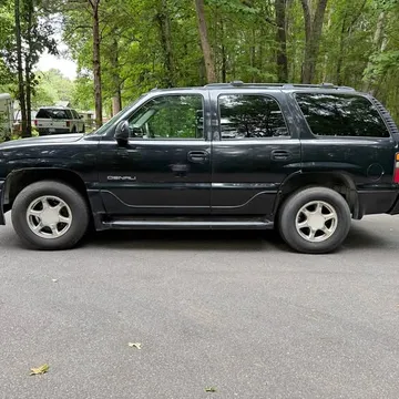 2005 GMC Yukon Denali Sport Utility 4D