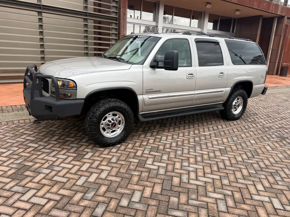 2005 GMC Yukon 2nd Gen - Image 2 of 21