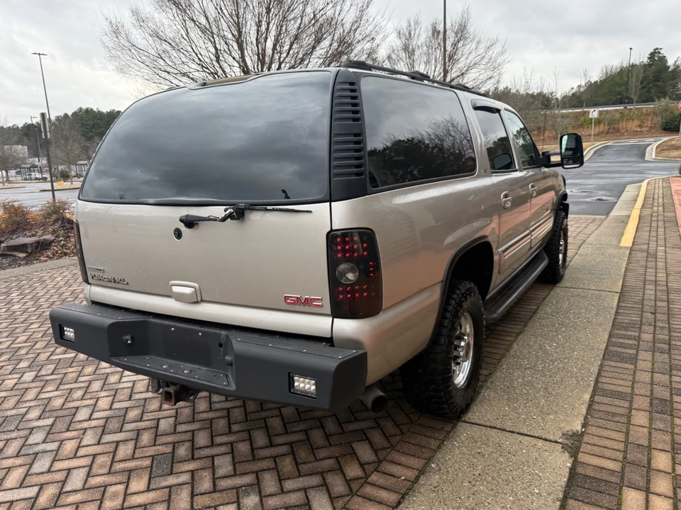 2005 GMC Yukon 2nd Gen - Image 11 of 21