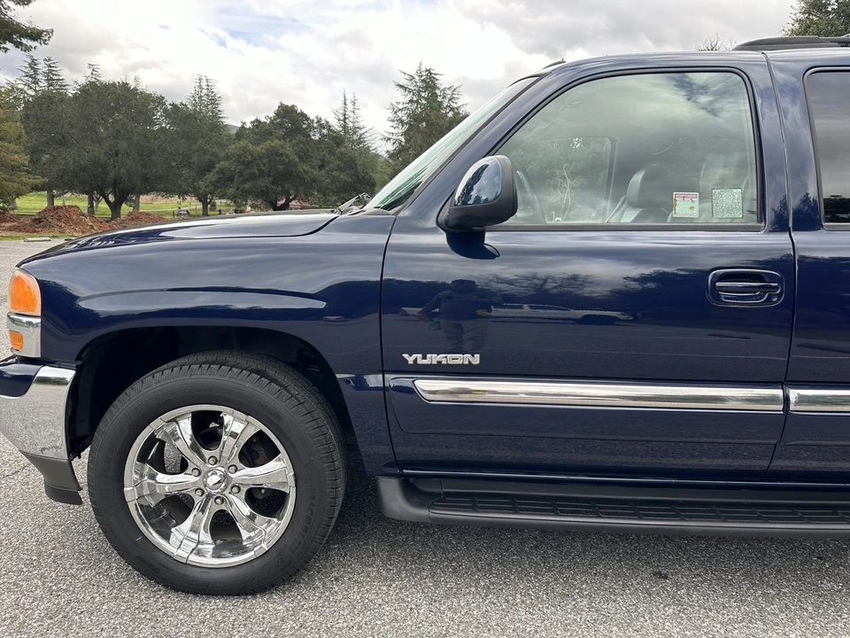 2005 GMC Yukon 2nd Gen - Image 14 of 31