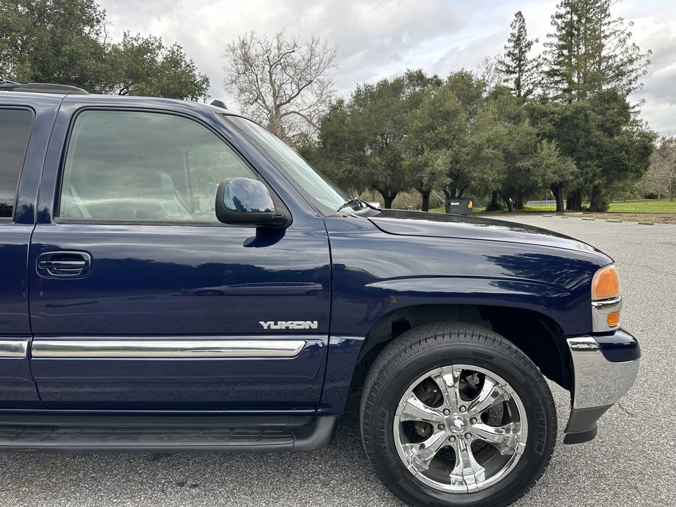 2005 GMC Yukon 2nd Gen - Image 16 of 31