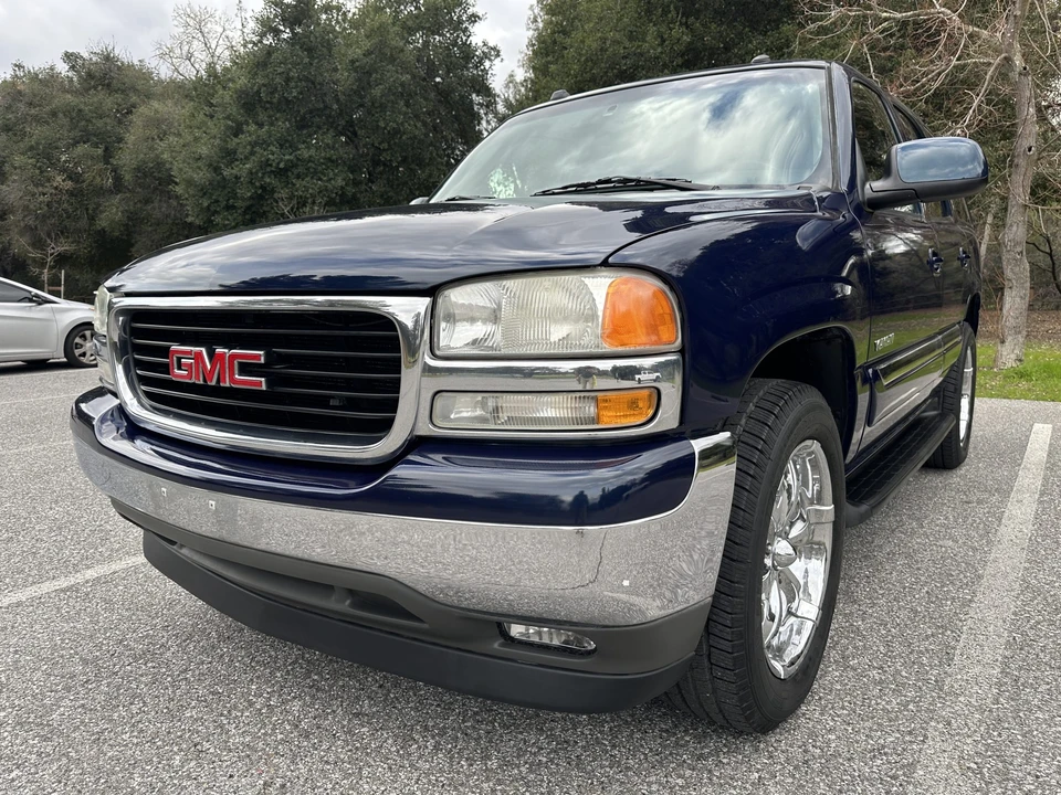 2005 GMC Yukon 2nd Gen - Image 11 of 31