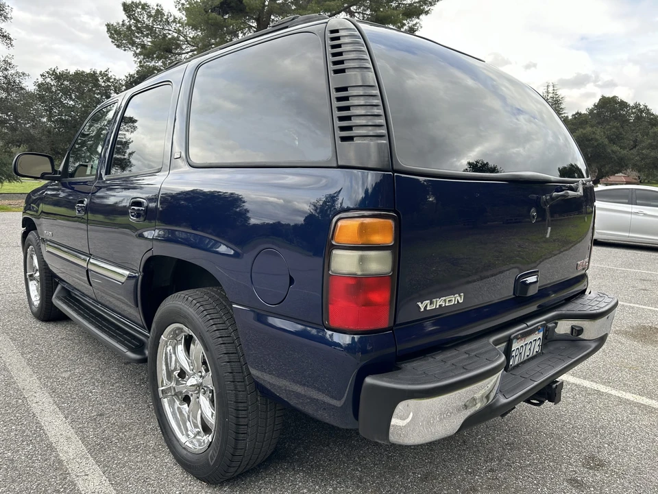2005 GMC Yukon 2nd Gen - Image 13 of 31