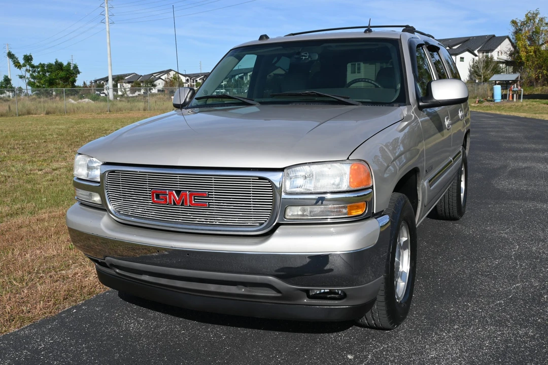2005 GMC Yukon 2nd Gen - Image 2 of 31