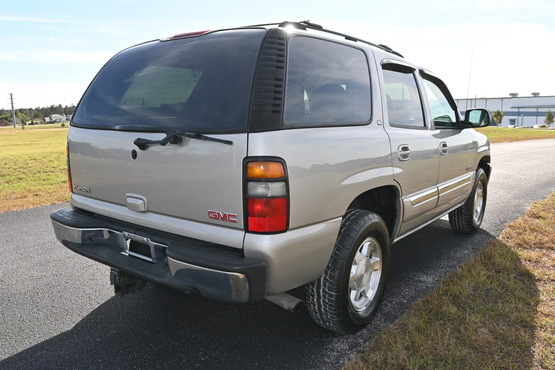 2005 GMC Yukon 2nd Gen - Image 13 of 31