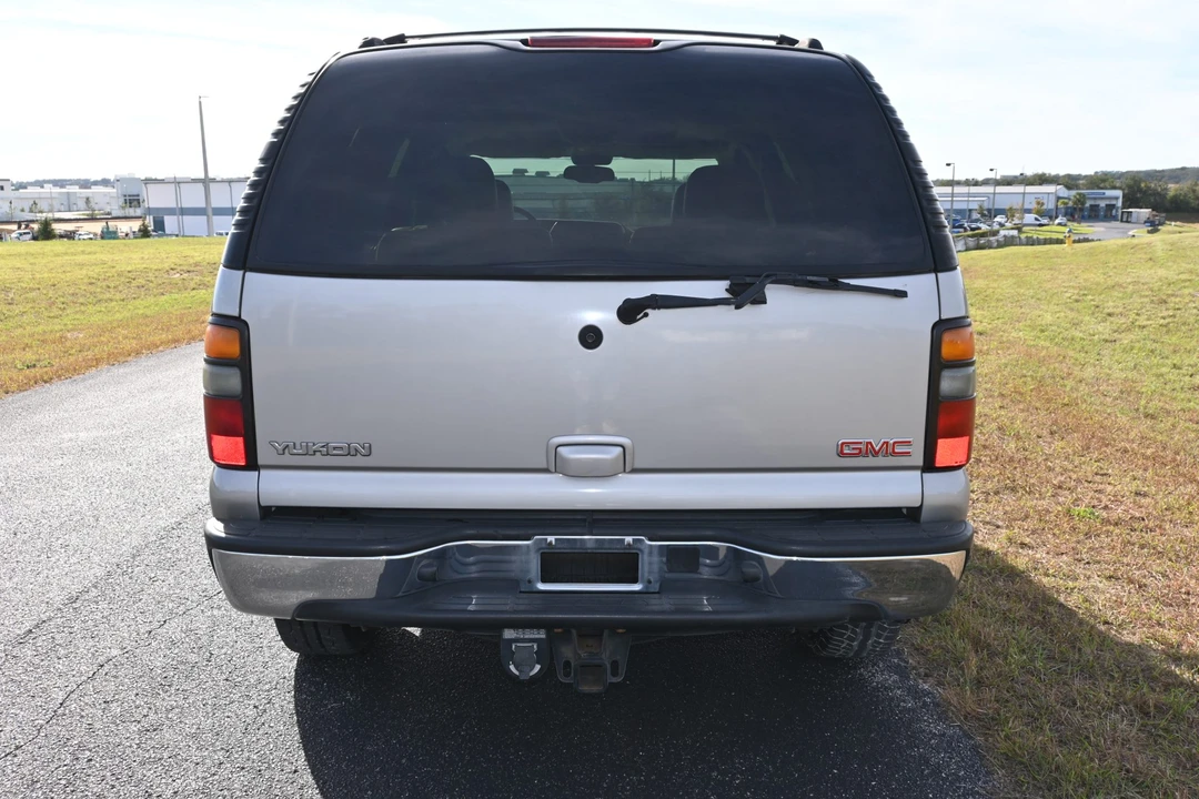 2005 GMC Yukon 2nd Gen - Image 12 of 31