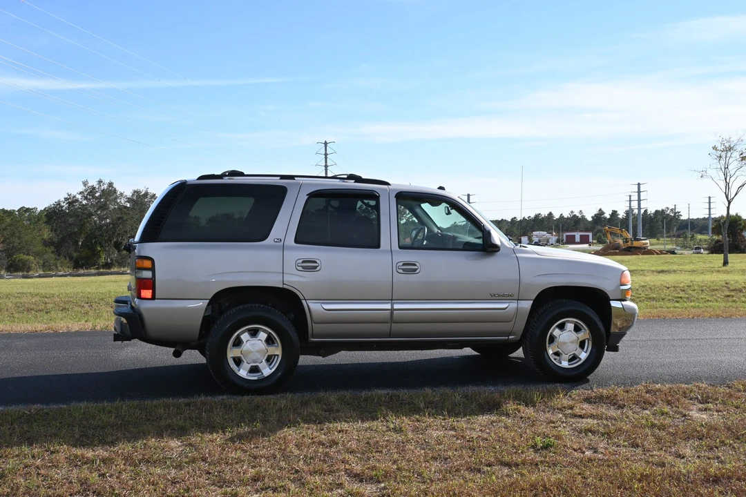 2005 GMC Yukon 2nd Gen - Image 17 of 31