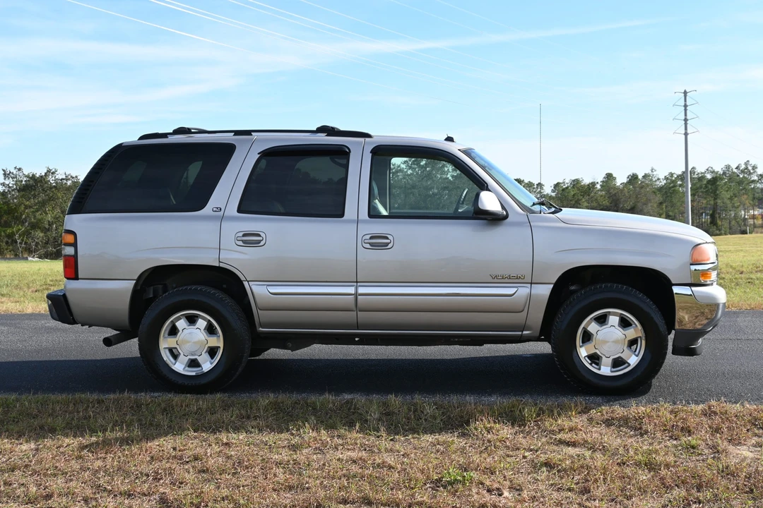 2005 GMC Yukon 2nd Gen - Image 18 of 31