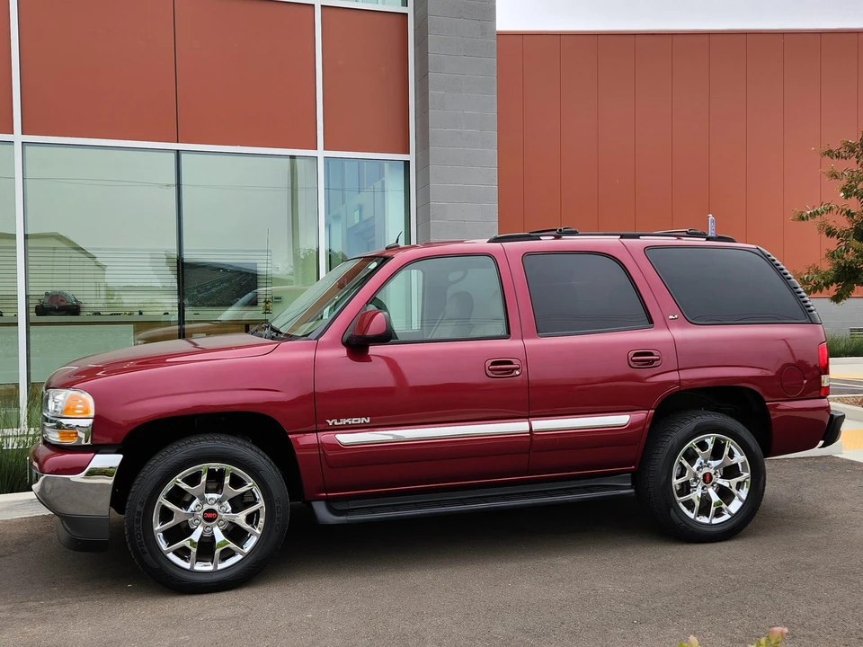 2005 GMC Yukon 2nd Gen - Image 12 of 31