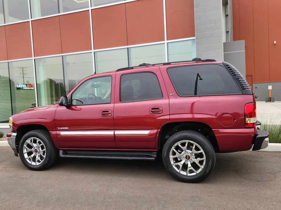 2005 GMC Yukon 2nd Gen - Image 14 of 31